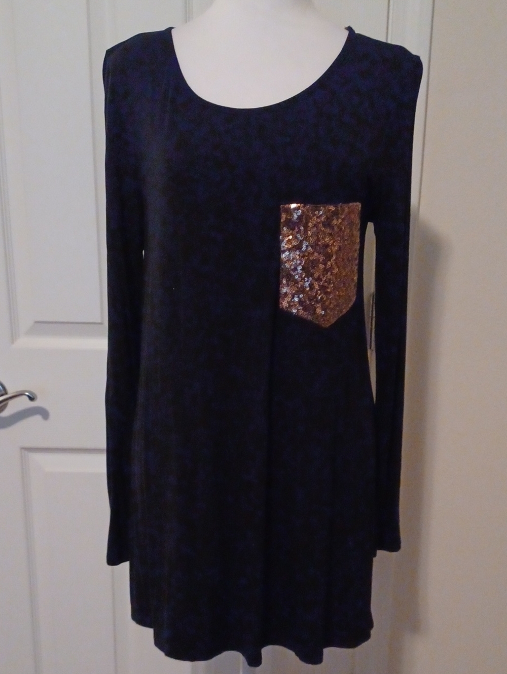 << Pinkblush Black Long Sleeve Tee with Gold Sequin Pocket